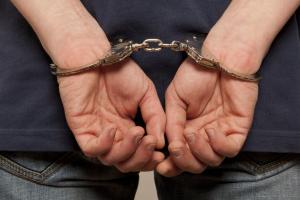 Бил головой о бетонную стену: в Северодонецке прокуратура отстояла 11-летний срок для убийцы