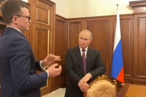 Путин впервые показал свою секретную комнату в Кремле