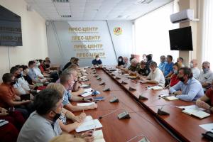 На Луганщине введены ограничения движения большегрузного транспорта при температуре днем ​​более + 28 градусов