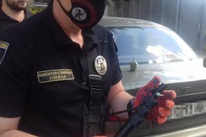 На Луганщині чоловік виявив гранату у власному автомобілі