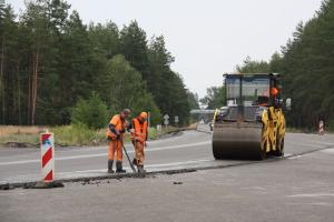 Велике будівництво: на Луганщині завершується ремонт дороги Станиця Луганська - Сєвєродонецьк