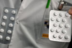 В Украине тестируют четыре препарата для лечения COVID-19