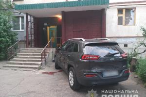 В Харькове самоубийца прыгнул с 7-го этажа и упал на автомобиль