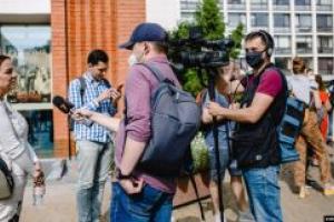 В Беларуси съемочную группу "Радые Свабода" задержали в прямом эфире