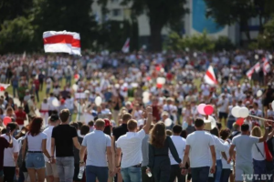 У Мінську проходять мітинги за і проти Лукашенка: пряма трансляція