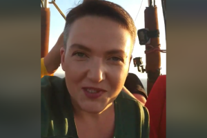 Савченко на воздушном шаре поздравила украинцев с праздниками