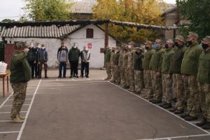 У Лисичанську відбулися урочисті проводи призовників до лав ЗСУ
