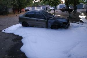 У Сєвєродонецьку гасили 9 палаючих автомобілів