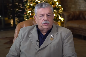 Забрали прямо зі зйомок: У Росії від коронавірусу помер відомий телеведучий