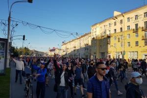 Белорусы снова вышли на протесты: силовики задержали более 130 человек