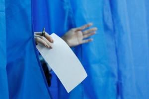 Ставка на прізвище: нова технологія місцевих виборів на Луганщині