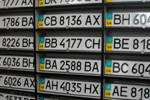 В Украине планируют изменить правила выдачи автономеров
