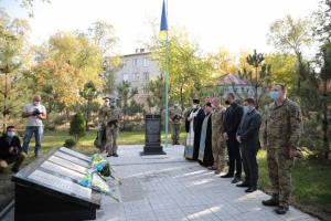 У Сєвєродонецьку відкрили пам'ятник загиблим військовим медикам (фото)
