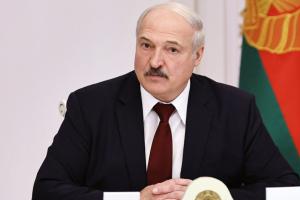 Лукашенко пригрозил оставить протестующих "как минимум без рук"