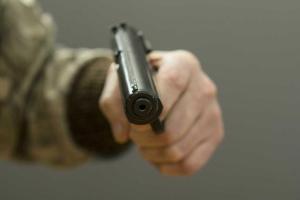 Розстріляв сусідів з "Макарова": на Луганщині вбивця отримав 12 років в'язниці