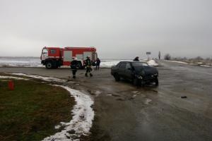 На Луганщині зіткнулися два легкові автомобілі: є постраждалі
