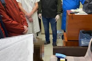 На Луганщині судитимуть лікаря, який вимагав хабар за порятунок життя