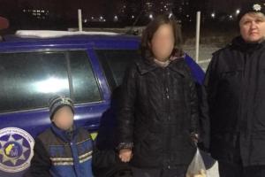 В Северодонецке голодный мальчик попрошайничал на улице: на мать-алкоголичку составили протокол