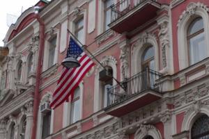 США планируют закрыть два последних консульства в России: причины