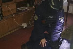 Різанина у Лисичанську: чоловік намагався вбити співмешканця колишньої коханки