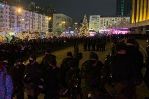 Протестующие ФОПы пришли ко Дворцу "Украина", где проходит новогодний концерт "Вечернего Квартала"