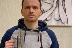 Малюська з праскою і паяльником привітав працівників державної виконавчої служби з професійним святом