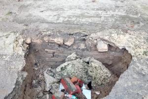 "Может половина дома осесть": в центре Северодонецка образовываются опасные метровые провалы