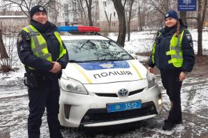 Перерезал вены и истекал кровью: в Северодонецке патрульные оказали помощь мужчине