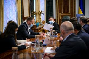 Зеленский поручил правительству провести детальную коммуникацию с общественностью относительно карантинных ограничений