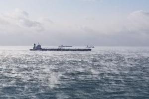 Море "кипит", на берегу - ледяная симфония: что происходит в Одессе в сильный мороз