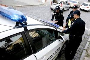 Украинских водителей начали массово штрафовать за "евробляхи"