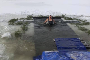 Надія Савченко на Водохреща занурилася в ополонку: фото