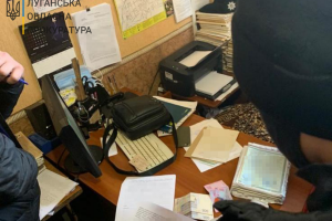 На Луганщині затримали поліцейського при отриманні хабара