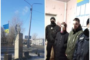 Полиция нашла юных вандалов, которые повредили памятник добровольцам АТО в Лисичанске