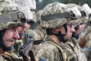 Военнослужащим ВСУ повысят денежное обеспечение и пересчитают пенсии
