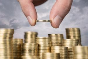 Репетиторов, нянь, фотографов хотят обязать платить налог: в Раду внесли законопроект