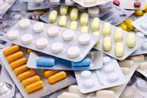 У Верховній Раді готуються заборонити продаж ліків дітям