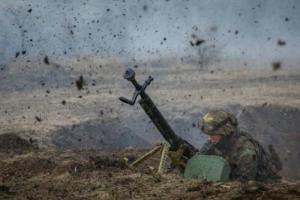 Обстріли на Донбасі тривають: є втрати серед українських захисників