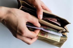 Фонд соцстрахования предупредил о задержке выплаты декретных и больничных