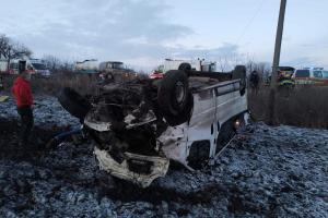 На Харківщині в ДТП розбився мікроавтобус з пасажирами: є загиблі, багато поранених