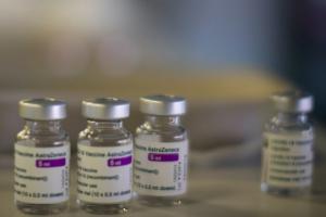 AstraZeneca изменила название своей вакцины от COVID-19