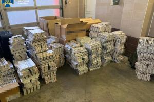 Кулеба уволил двух сотрудников Посольства Украины в Польше, которые организовали канал контрабанды