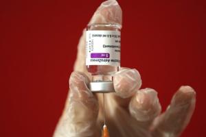 Преимущества вакцины AstraZeneca перевешивают риски, - EMA