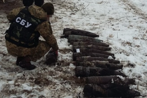 СБУ обнаружила на Луганщине два мощных арсенала боевиков с артиллерийскими снарядами