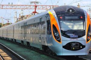 "Укрзалізниця" запускає літні маршрути: які поїзди і в якому напрямку планують додати