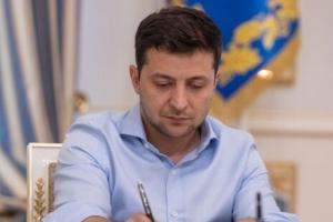 Зеленский уволил шестерых послов Украины
