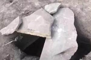 На Тернопольщине трактор провалился в яму, которая оказалась саркофагом возрастом 5000 лет