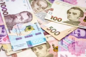 Зеленский подписал закон о выплате "карантинных" 8000 гривен