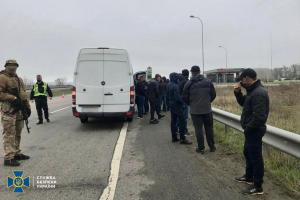 Планували створити "картинку для росЗМІ": На Харківщині СБУ затримала автобуси з "тітушками"