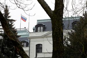 У Празі стіну посольства Росії облили кетчупом